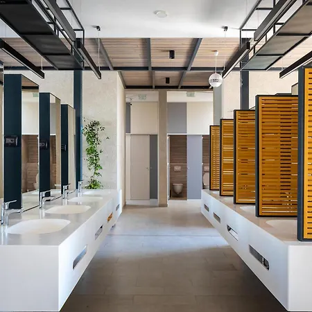 3 Bedroom Beautiful Stacaravan In Vabriga Kemping Poreč