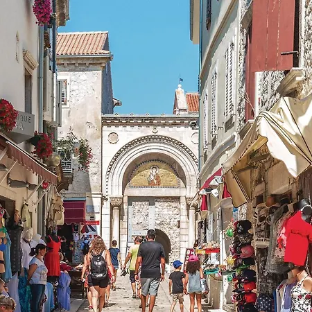 Camping 3 Bedroom Beautiful Stacaravan In Vabriga