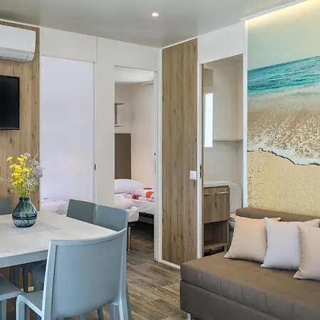 Camping 3 Bedroom Beautiful Stacaravan In Vabriga