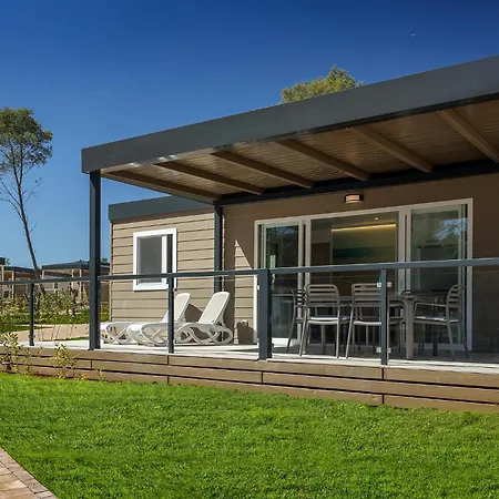 Kamp 3 Bedroom Stunning Stacaravan In Vabriga 5*