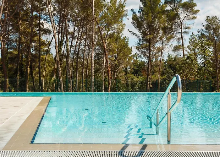 Camping 3 Bedroom Beautiful Stacaravan In Vabriga 5*