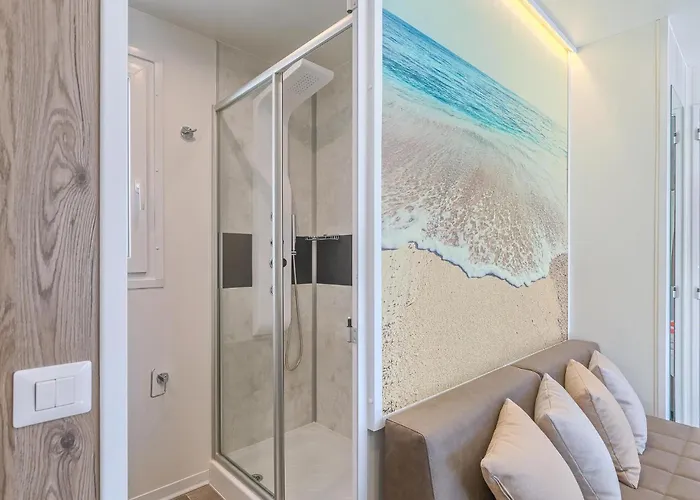 3 Bedroom Beautiful Stacaravan In Vabriga Camping Poreč