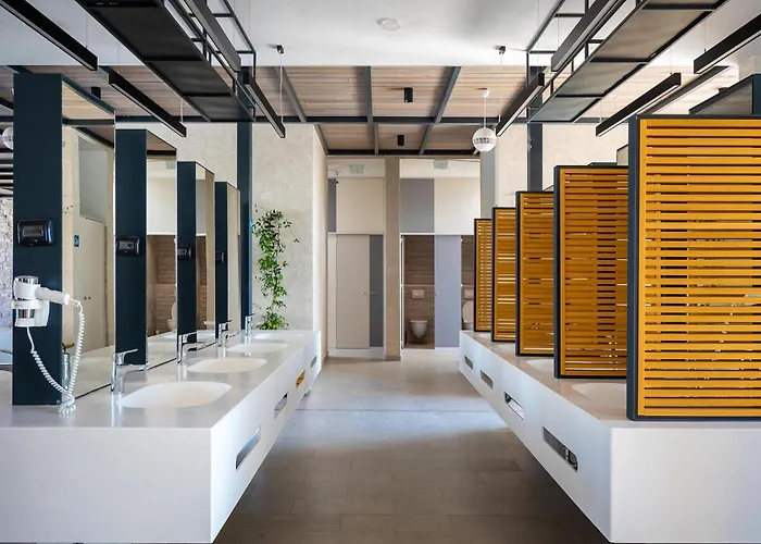 3 Bedroom Beautiful Stacaravan In Vabriga Camping Poreč