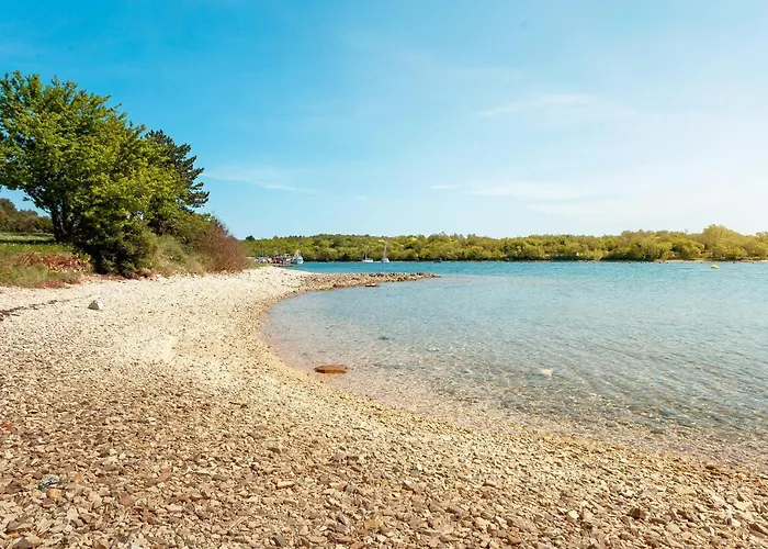 Camping 3 Bedroom Beautiful Stacaravan In Vabriga 5*